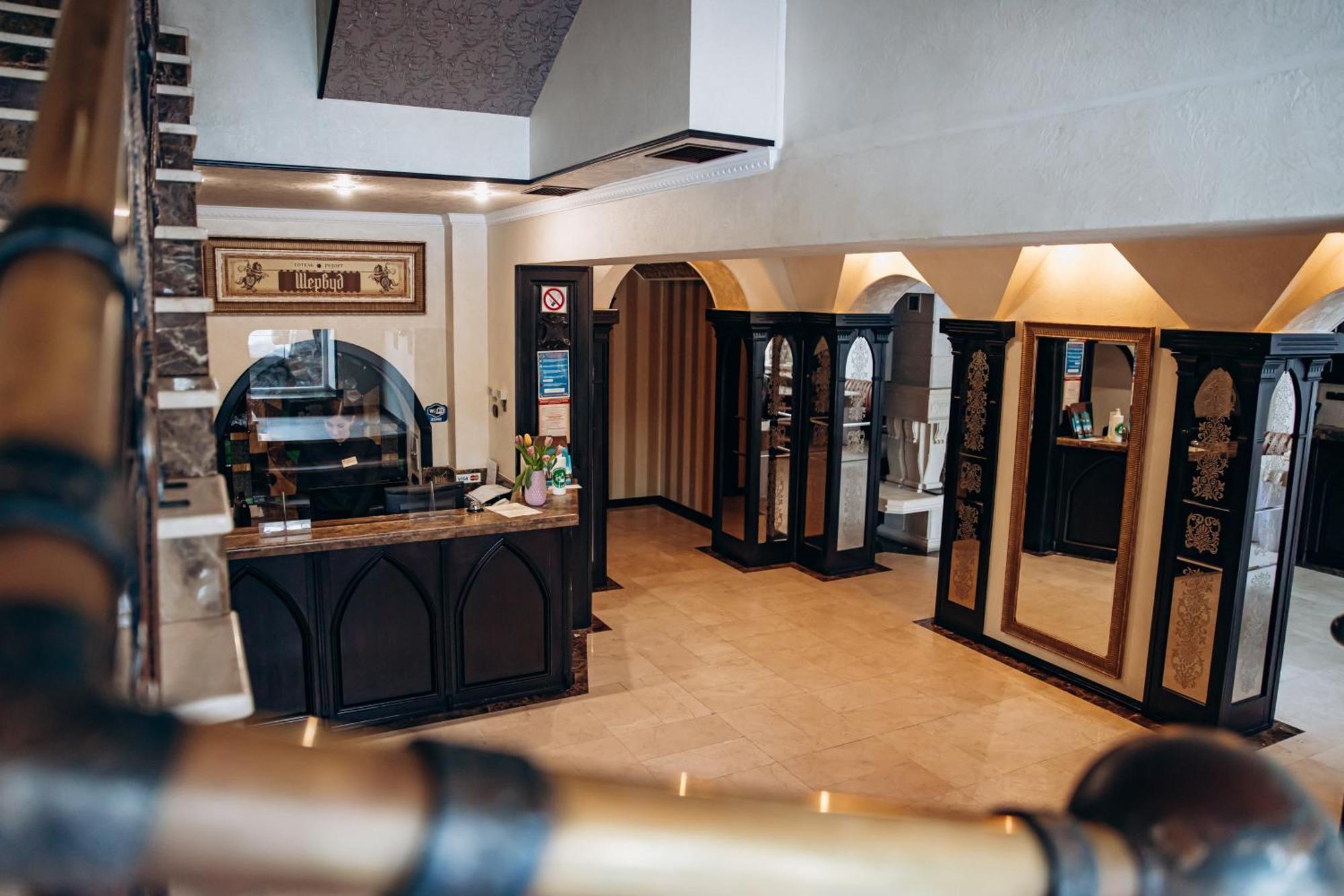 Sherwood Hotel Dolgomostiska ภายนอก รูปภาพ