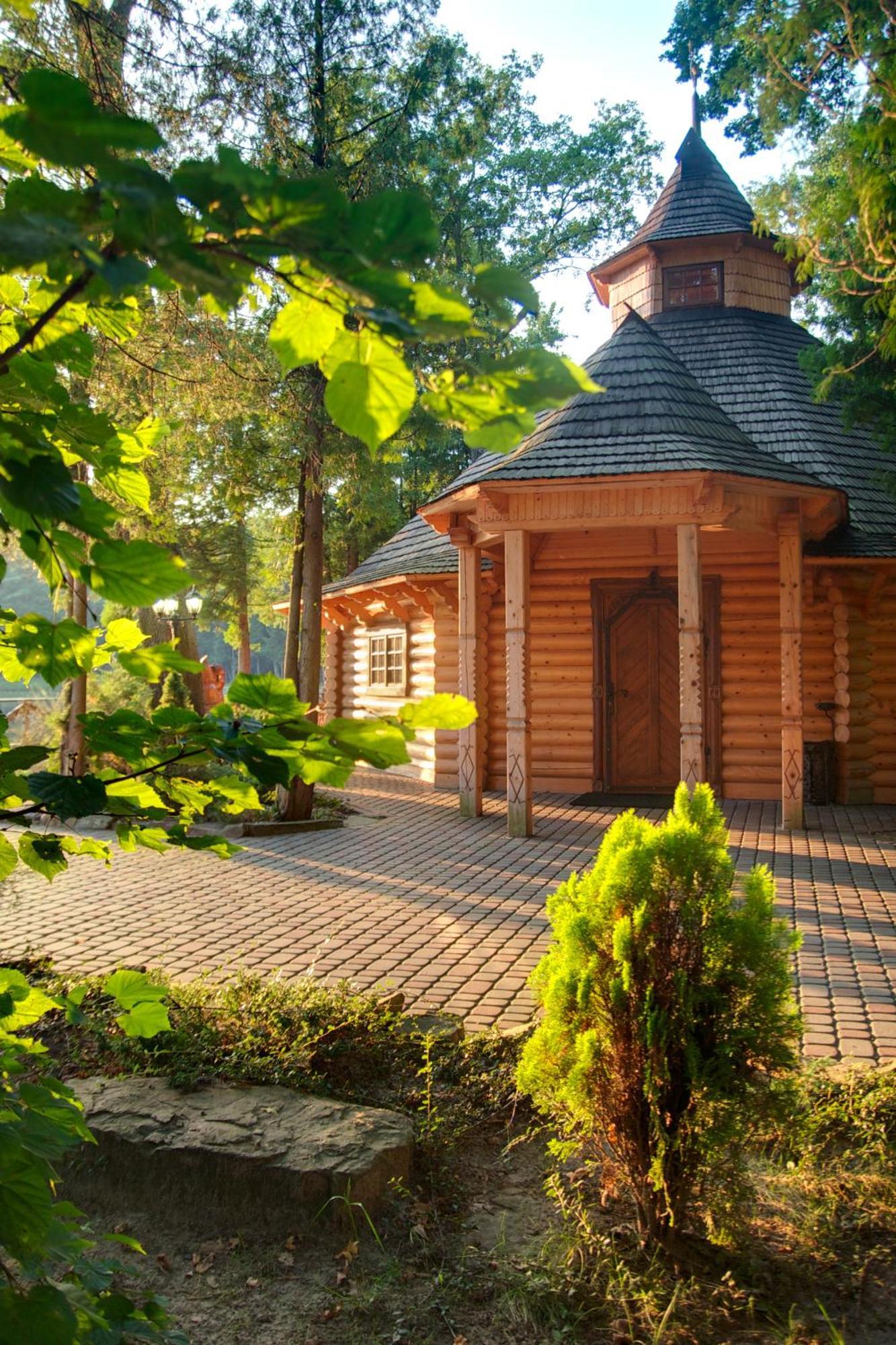 Sherwood Hotel Dolgomostiska ภายนอก รูปภาพ